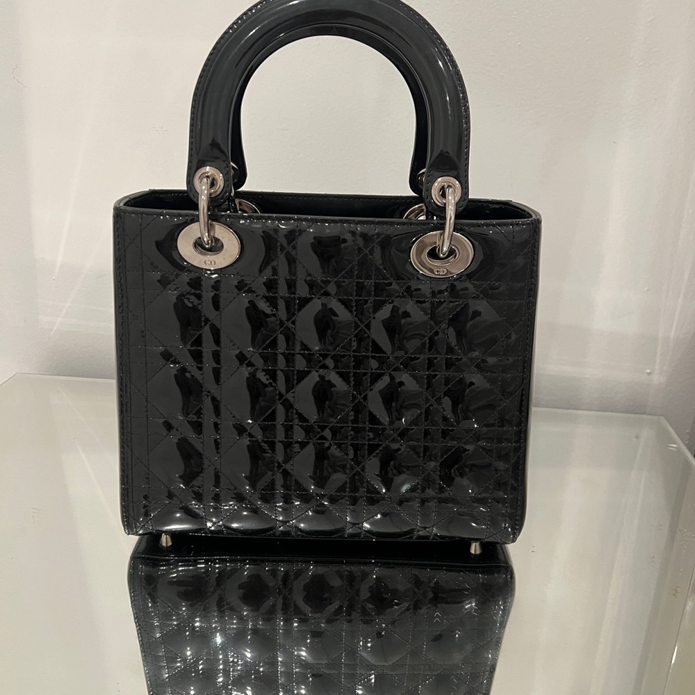 Black quilted patent Cannage leather Christian Dior Medium Lady Dior bag - Picture 2 of 15